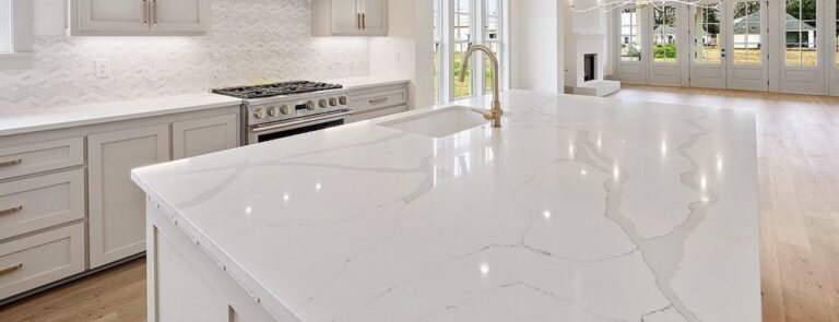 Wie reinigt man Granit und Marmor?