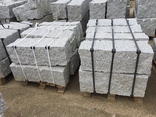 Gespaltene Quadersteine 40x40 cm